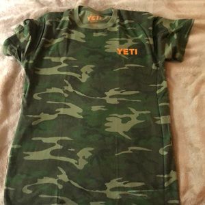 Men’s yeti T-shirt